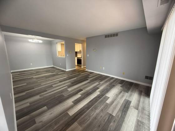 1476 W Chateau Vert, Ypsilanti, MI 48197 photo 2