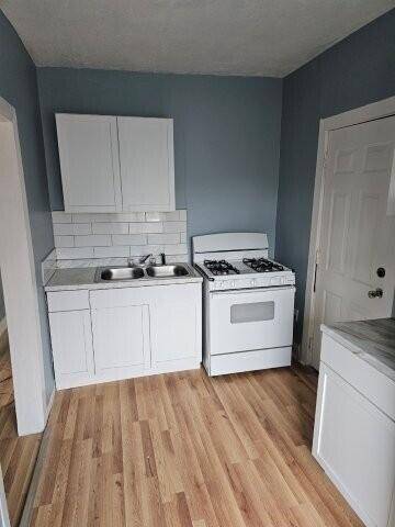 2417 W Grand Street, Detroit, MI 48238 photo 3