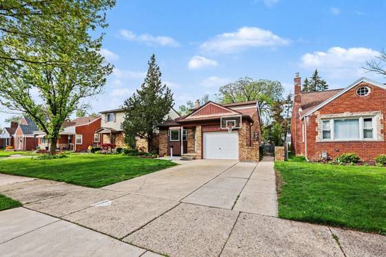 2182 Anita Avenue Avenue, Grosse Pointe Woods, MI 48236 photo 2