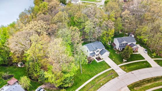 9410 Sandlewood Drive, Whitmore Lake, MI 48189 photo 3