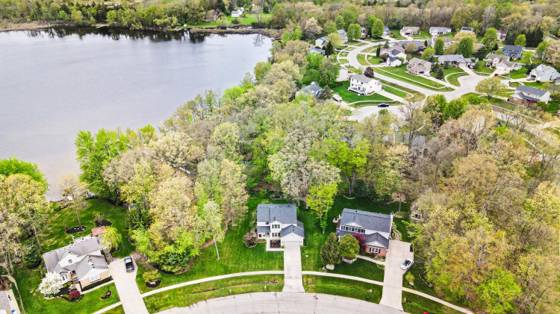 9410 Sandlewood Drive, Whitmore Lake, MI 48189 photo 2