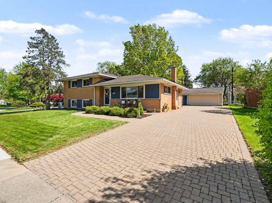 2011 Brampton Court, Ann Arbor, MI 48103 photo 2