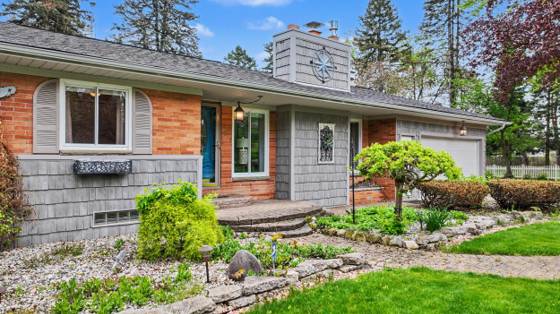 2088 Crestline Circle, Burton, MI 48509 photo 2
