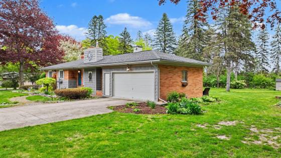 2088 Crestline Circle, Burton, MI 48509 photo 5