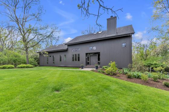 5555 Red Fox Run, Ann Arbor, MI 48105 photo 2