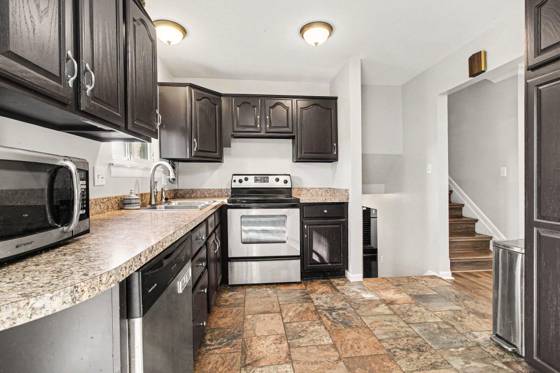 8880 Nottingham Drive, Ypsilanti, MI 48198 photo 4