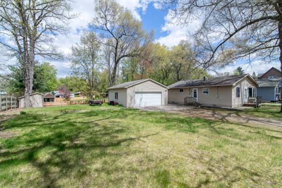 9190 Chaumont Drive, Commerce Twp, MI 48382 photo 3