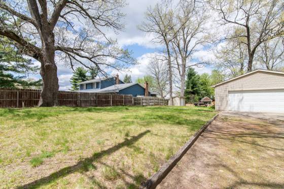 9190 Chaumont Drive, Commerce Twp, MI 48382 photo 5