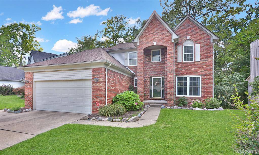 3288 Hickory Drive, Lake Orion, MI 48359