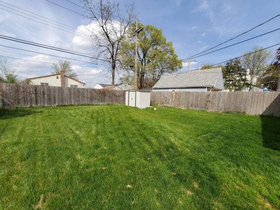 1251 E Kalama, Madison Heights, MI 48071 photo 3