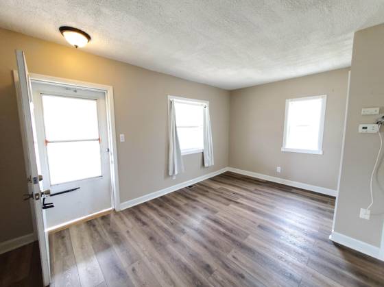 1251 E Kalama, Madison Heights, MI 48071 photo 5
