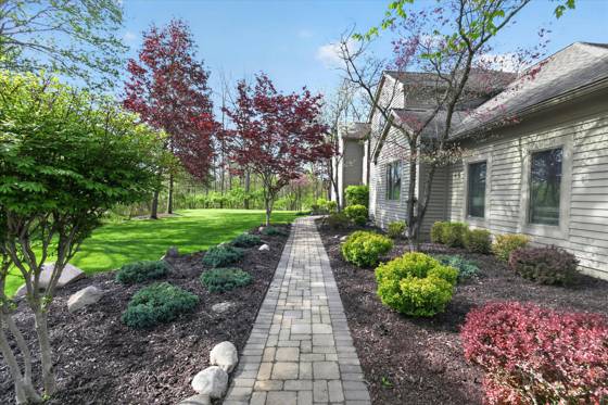 2525 Hickory Road, Ann Arbor, MI 48103 photo 2