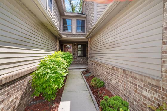 45189 Horseshoe Circle, Canton, MI 48187 photo 3