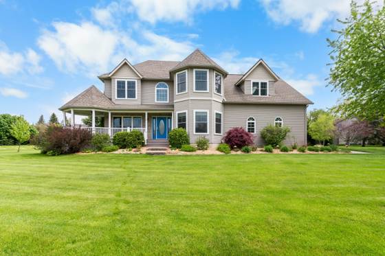 9355 Apple Crest Drive, Saline, MI 48176 photo 2