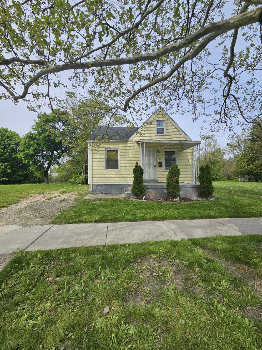 9167 Grandmont Avenue, Detroit, MI 48228
