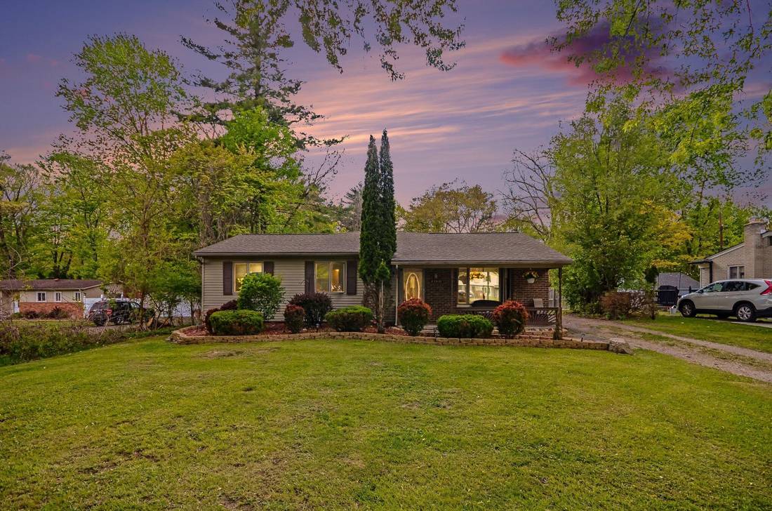 22531 Leewright Avenue, Southfield, MI 48033