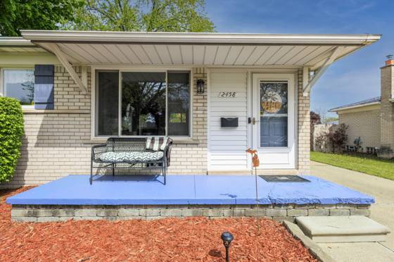 2458 Milverton Road, Troy, MI 48083 photo 2