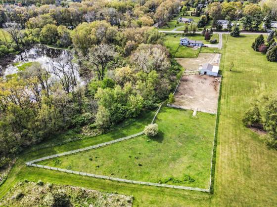 2536 W Coon Lake Road, Howell, MI 48843 photo 4