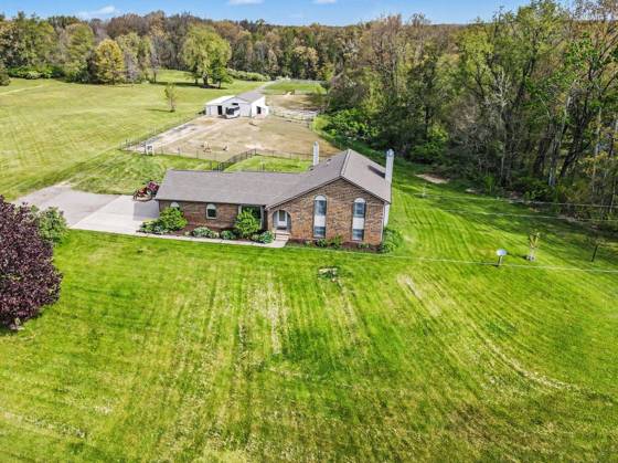 2536 W Coon Lake Road, Howell, MI 48843 photo 2