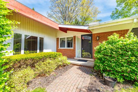 8480 Hampton, Grosse Ile, MI 48138 photo 2