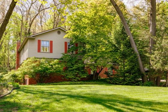 2895 Parkway Place, Hartland, MI 48353 photo 2