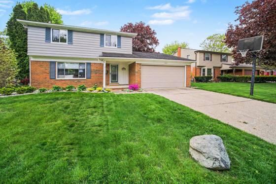 464 Springbrook Crescent, Saline, MI 48176 photo 2