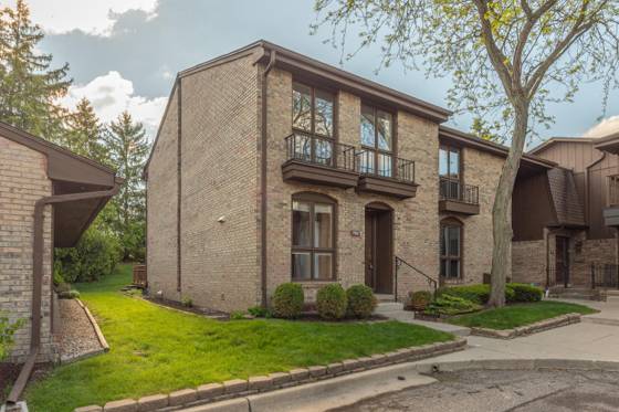 758 Greenhills Drive, Ann Arbor, MI 48105 photo 2