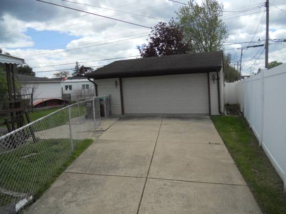 22119 Candace Drive, Rockwood, MI 48173 photo 3