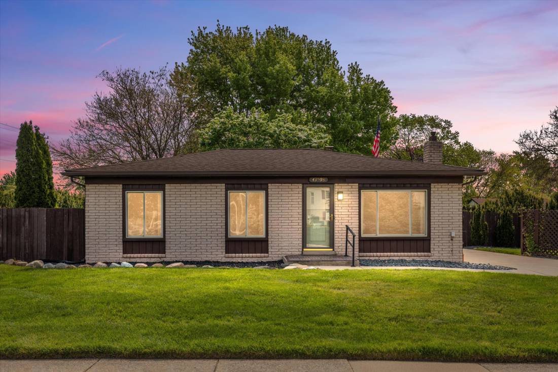 43998 Leonardo Drive, Sterling Heights, MI 48313