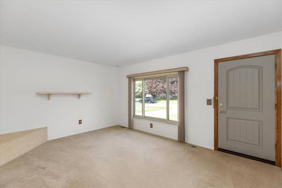 43998 Leonardo Drive, Sterling Heights, MI 48313 photo 3