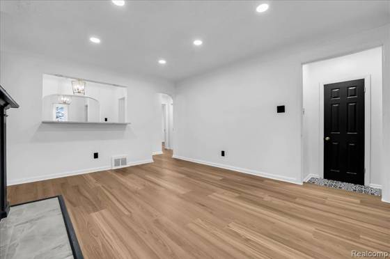 8603 Whitcomb, Detroit, MI 48228 photo 5