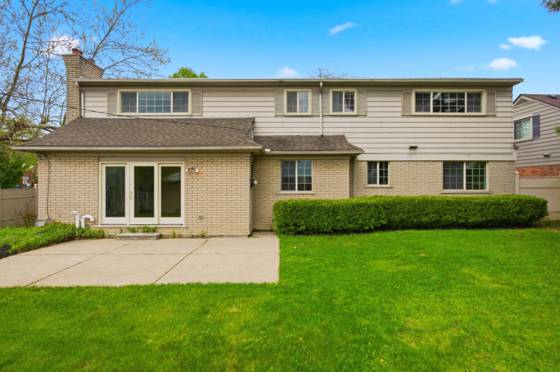 653 Perrien Place, Grosse Pointe Woods, MI 48236 photo 4
