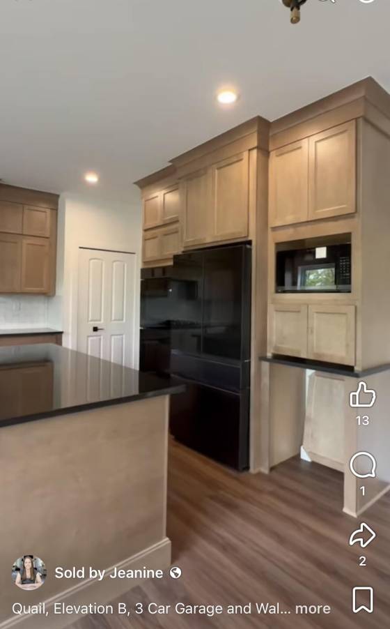 25660 Brighton Lane, Brownstown, MI 48134 photo 2