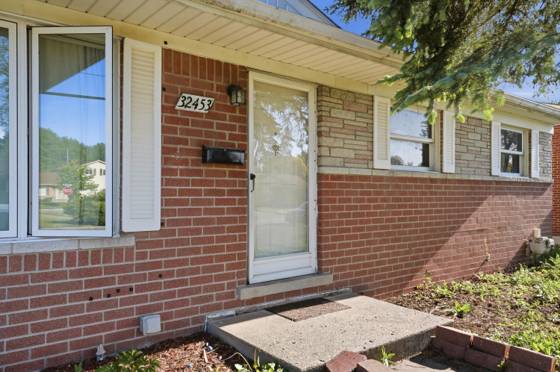 32453 Hiveley Street, Westland, MI 48186 photo 2