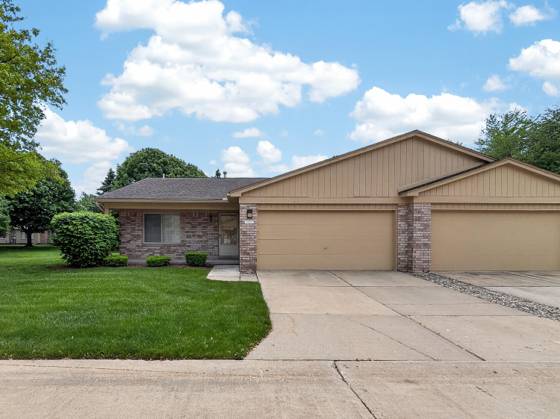 41520 Janet Circle #60, Clinton Twp, MI 48038 photo 2