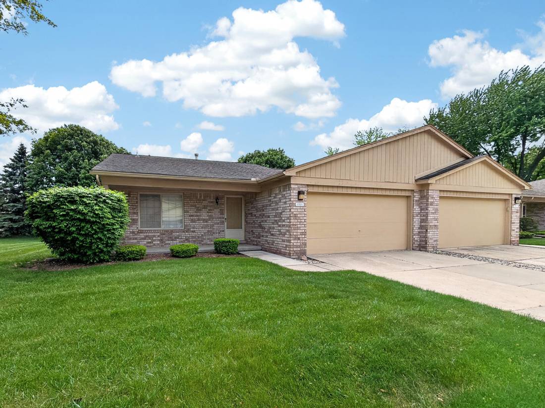 41520 Janet Circle #60, Clinton Twp, MI 48038