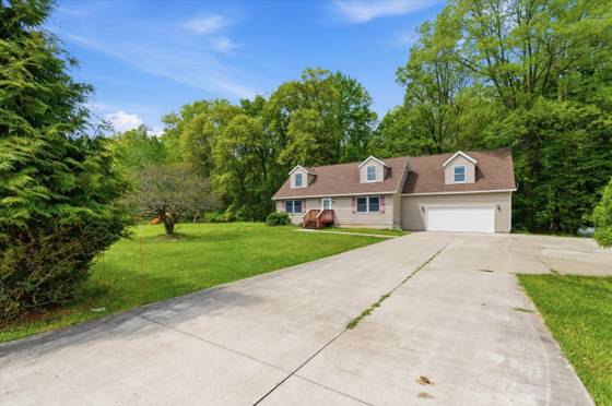 9949 Crofoot Road, Fowlerville, MI 48836 photo 3