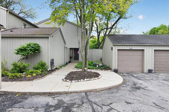 2202 Applewood Court, Ann Arbor, MI 48103 photo 2