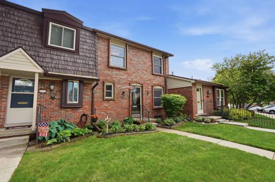 18239 Jamestown Circle, Northville, MI 48168 photo 4
