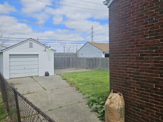 15237 Carlisle Street, Detroit, MI 48205 photo 2
