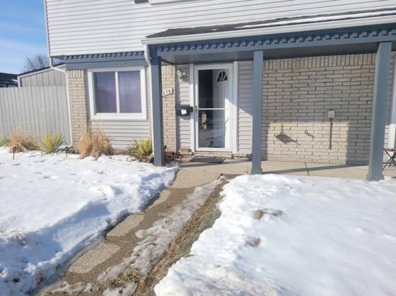 41276 N Woodbury Green Drive, Belleville, MI 48111 photo 2