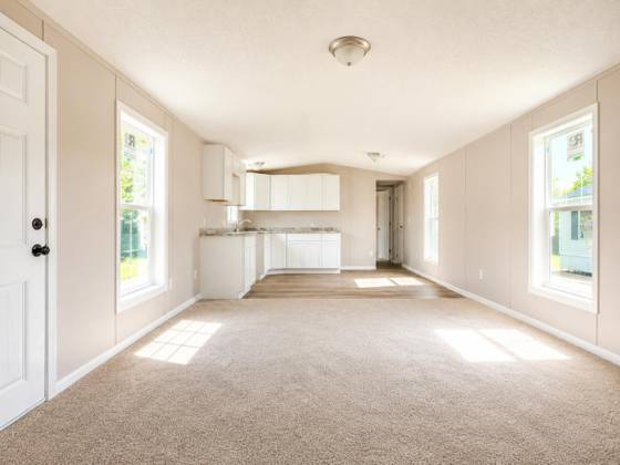 3900 W Jefferson Avenue, Trenton, MI 48183 photo 3