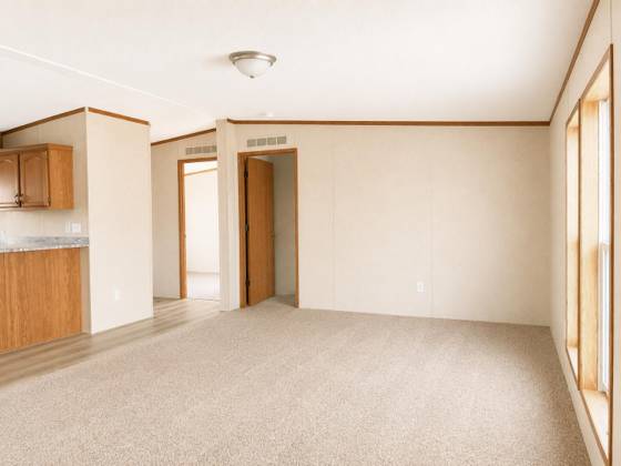 3900 W Jefferson Avenue, Trenton, MI 48183 photo 3