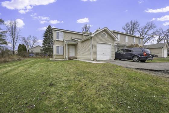 2245 S Commerce Road, Wolverine Lake, MI 48390 photo 2