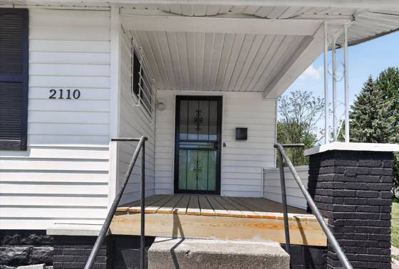 2110 S Grand Traverse Street, Flint, MI 48503 photo 3