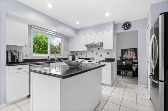 33801 York Ridge Street, Farmington Hills, MI 48331 photo 4