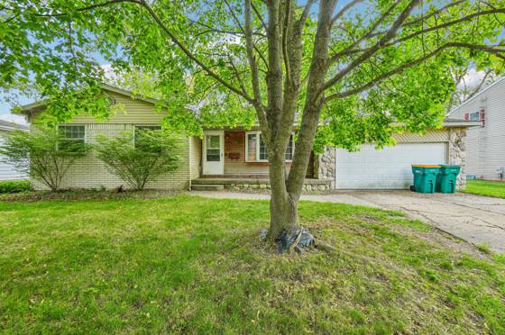 524 Winters Eave Drive, Flushing, MI 48433 photo 2
