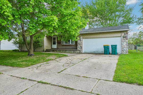 524 Winters Eave Drive, Flushing, MI 48433 photo 3