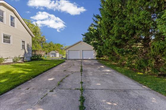 1049 Collier Road, Auburn Hills, MI 48326 photo 4