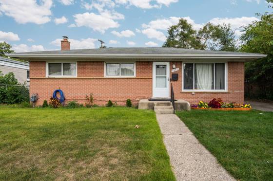 1027 Lori Street, Ypsilanti, MI 48198 photo 2